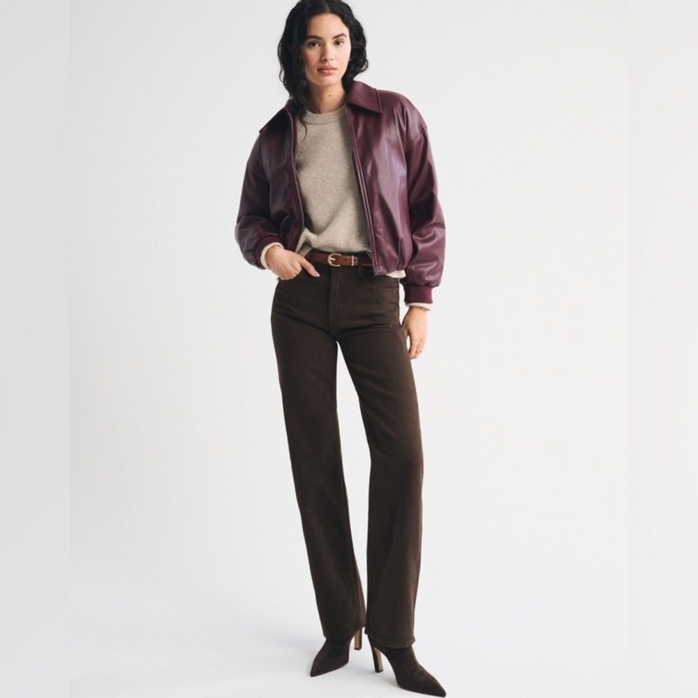 Abercrombie High Rise 90s Relaxed Jean in Brown Long Curve Love
